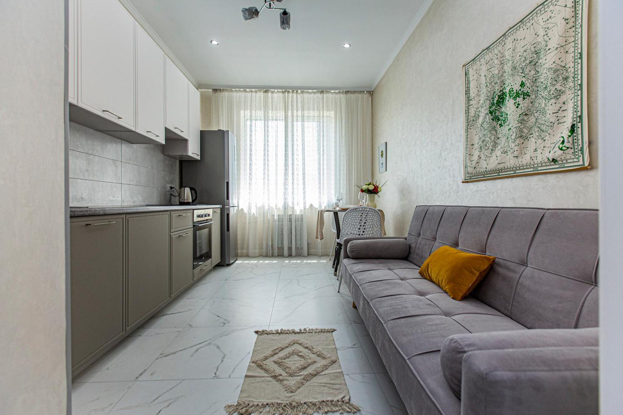 2 Room Apartment In The Center アルマトイ エクステリア 写真